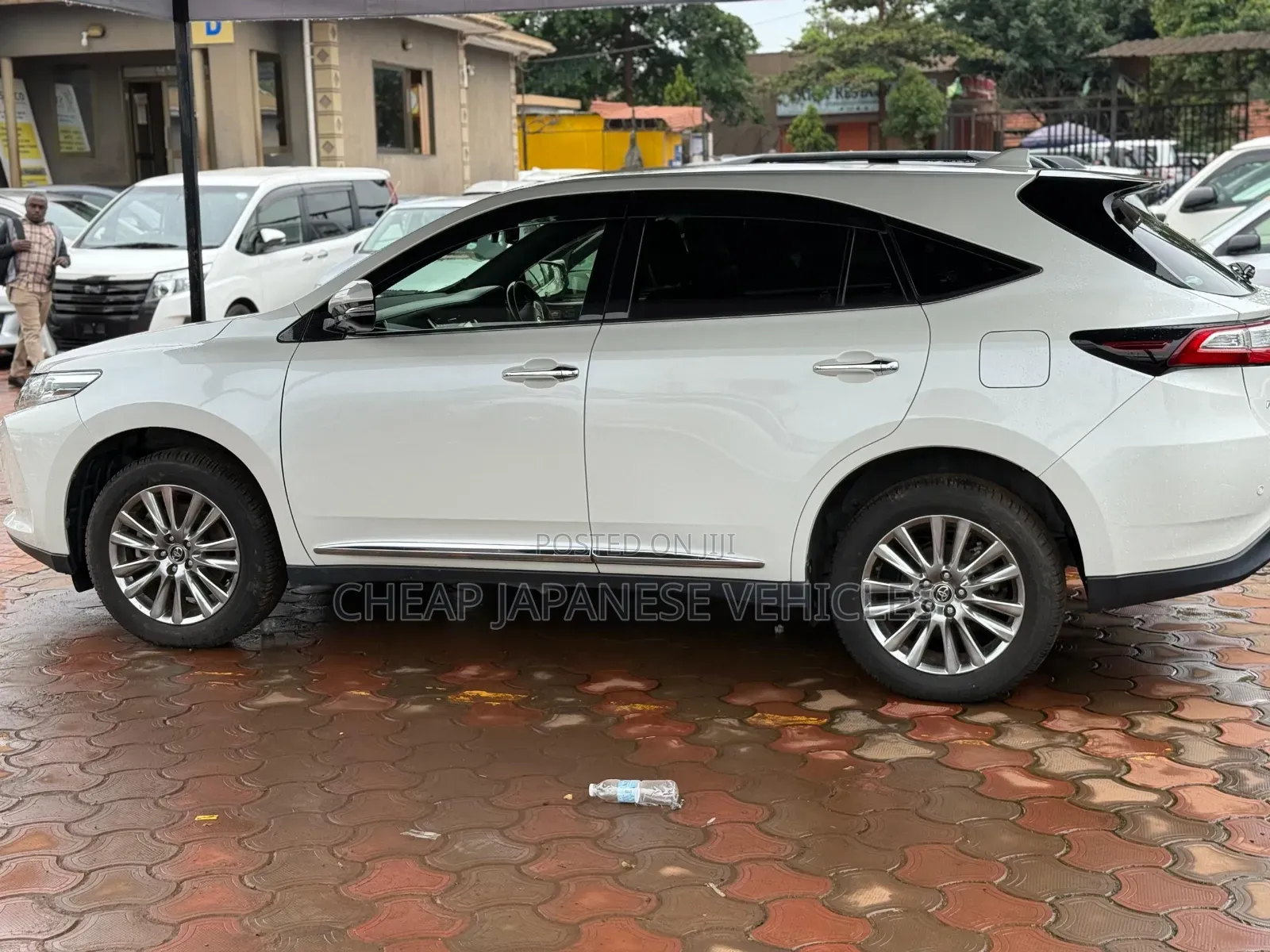 Toyota Harrier 2.0 4WD 2018 Pearl