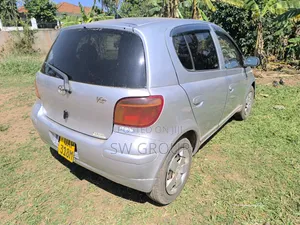 Toyota Vitz 1.0 FWD 5dr 2003 Silver