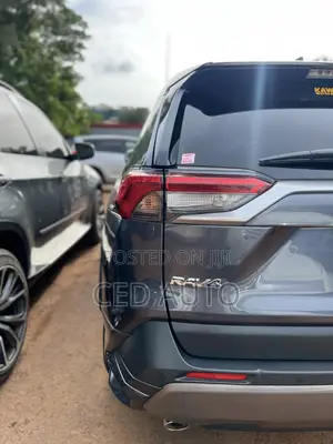 Toyota RAV4 Hybrid 2021 Gray