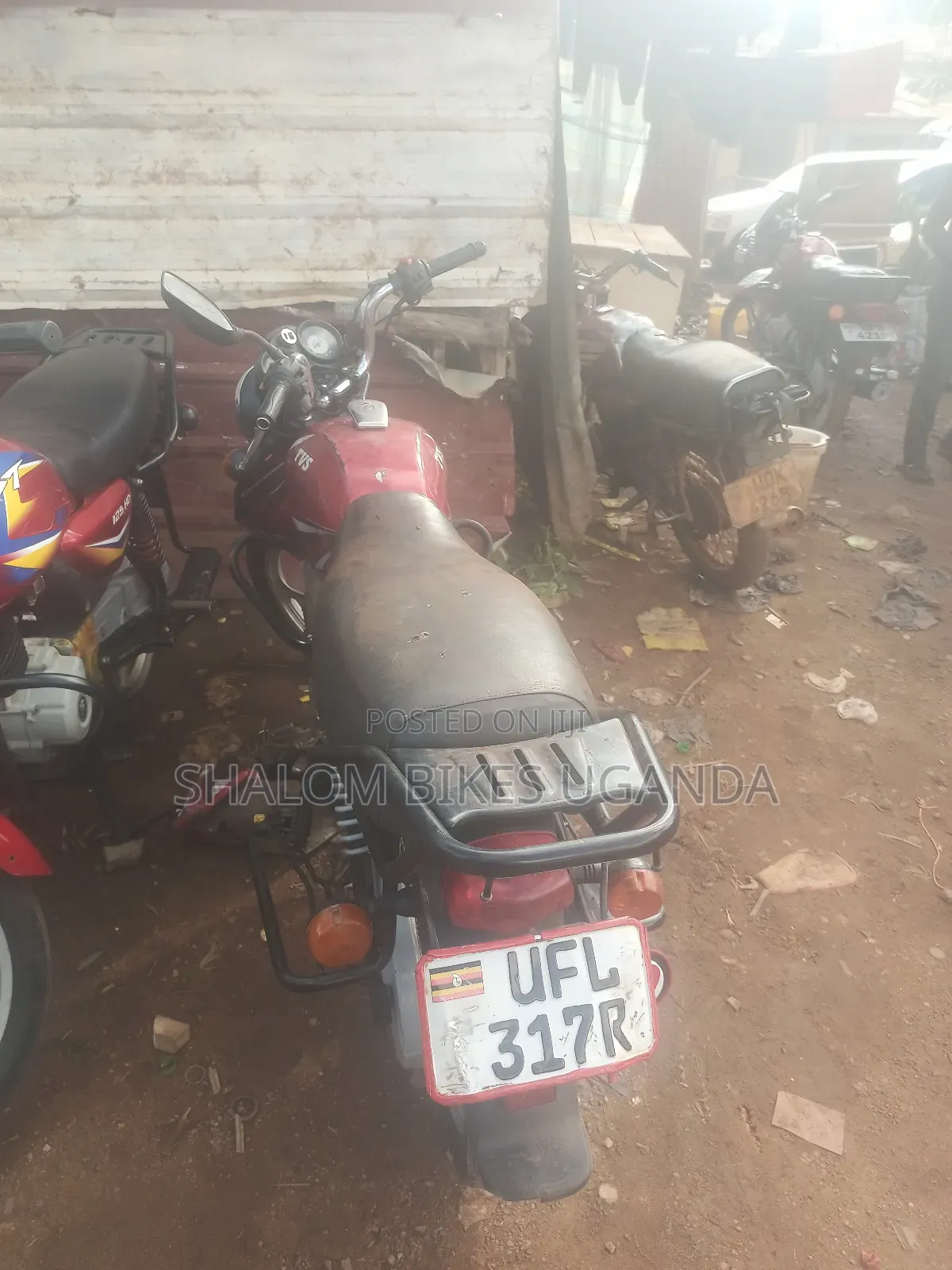 TVS HLX 125 2023 Red