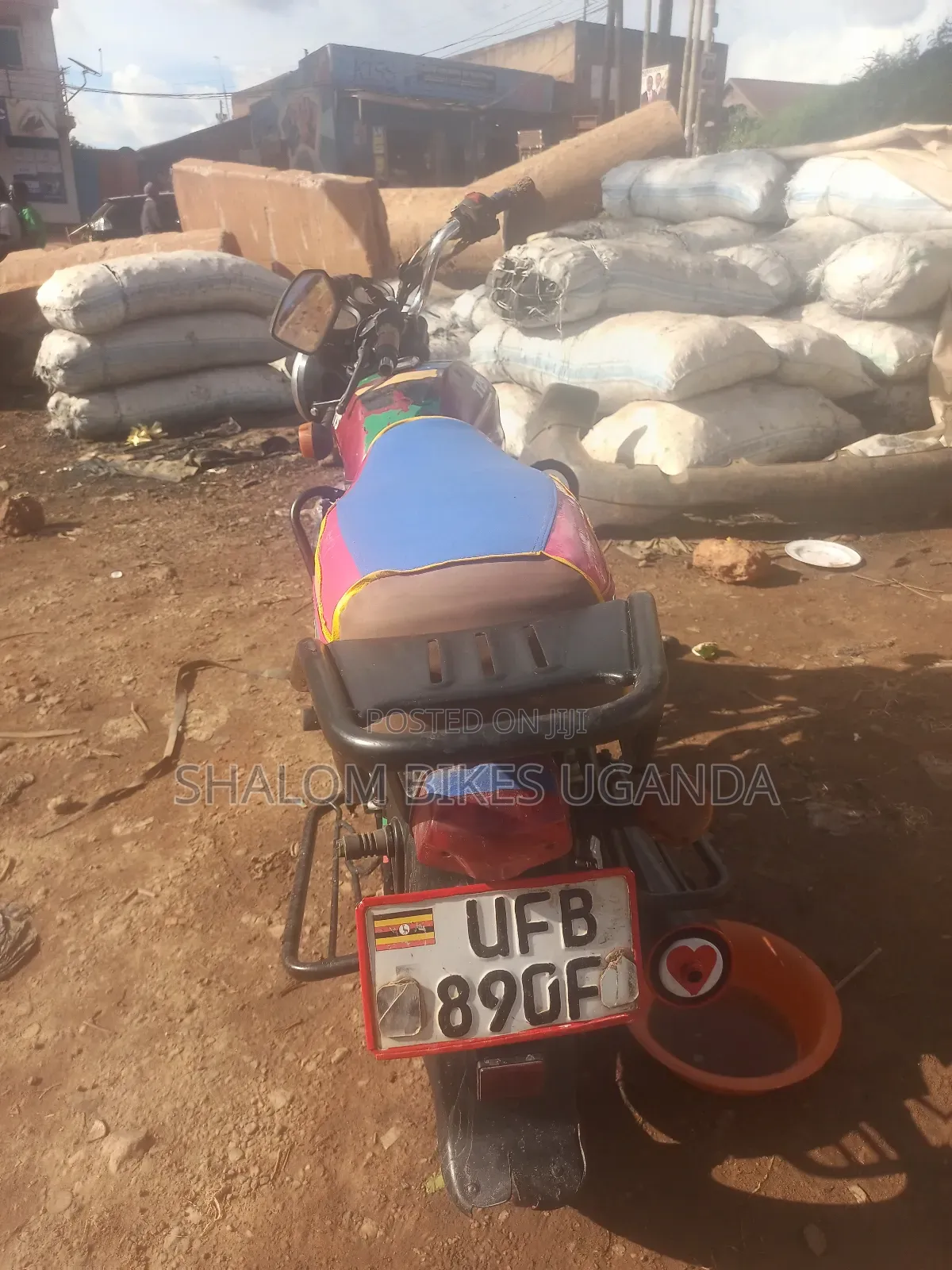TVS HLX 125 2023 Red