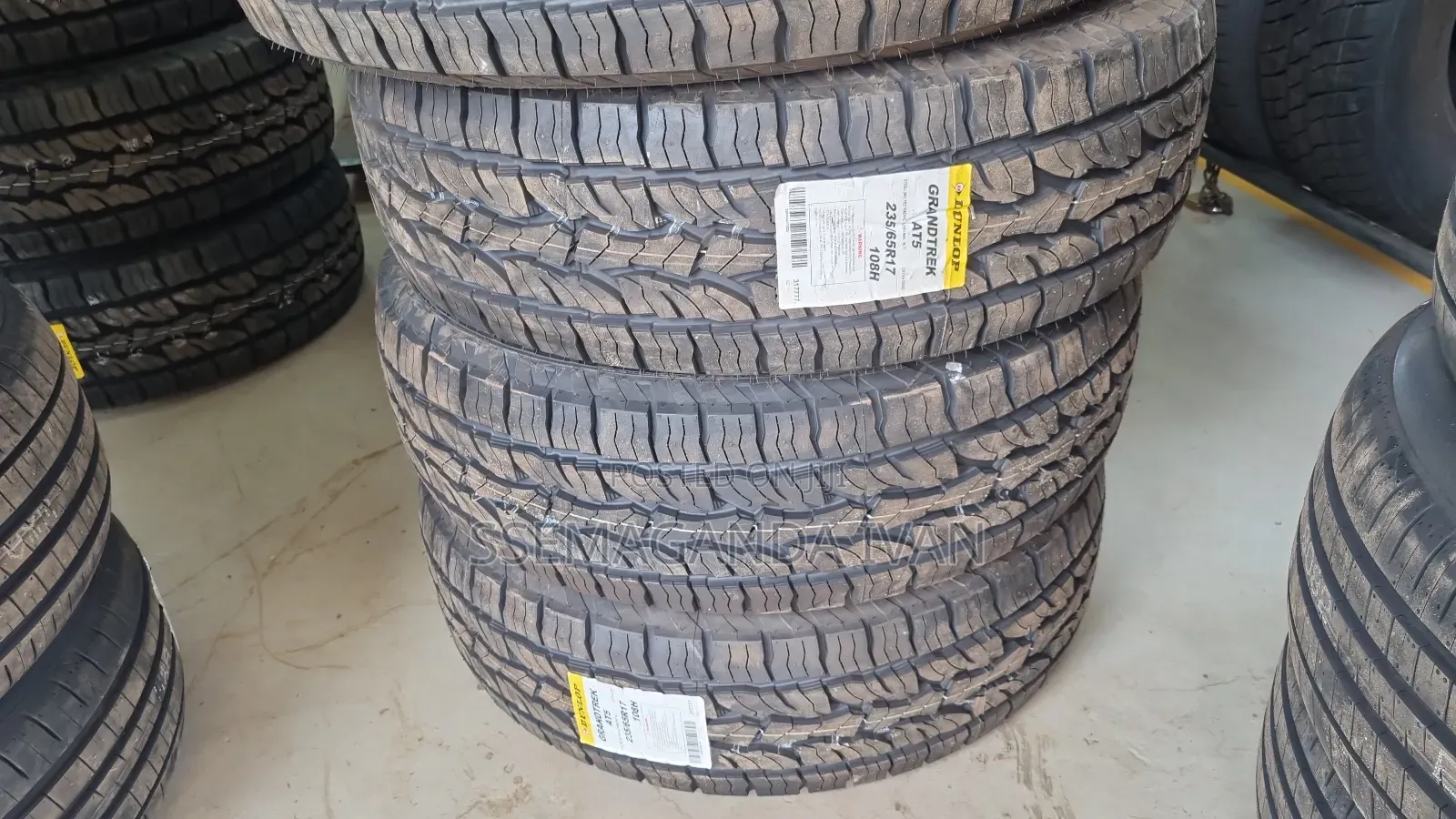 235/65r17 Original Dunlop Gtandtrek At5
