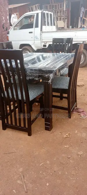 Nice Looking Dinning Table.