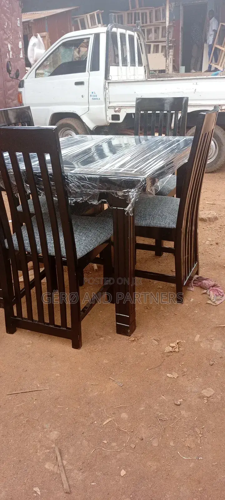 Nice Looking Dinning Table.