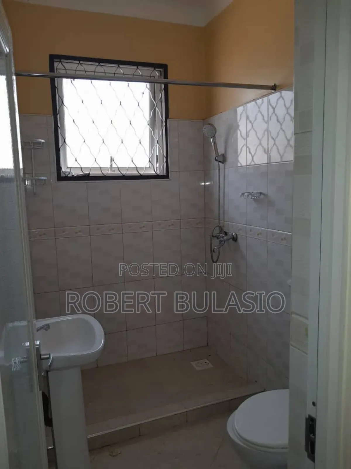 2bdrm House in Kira for rent