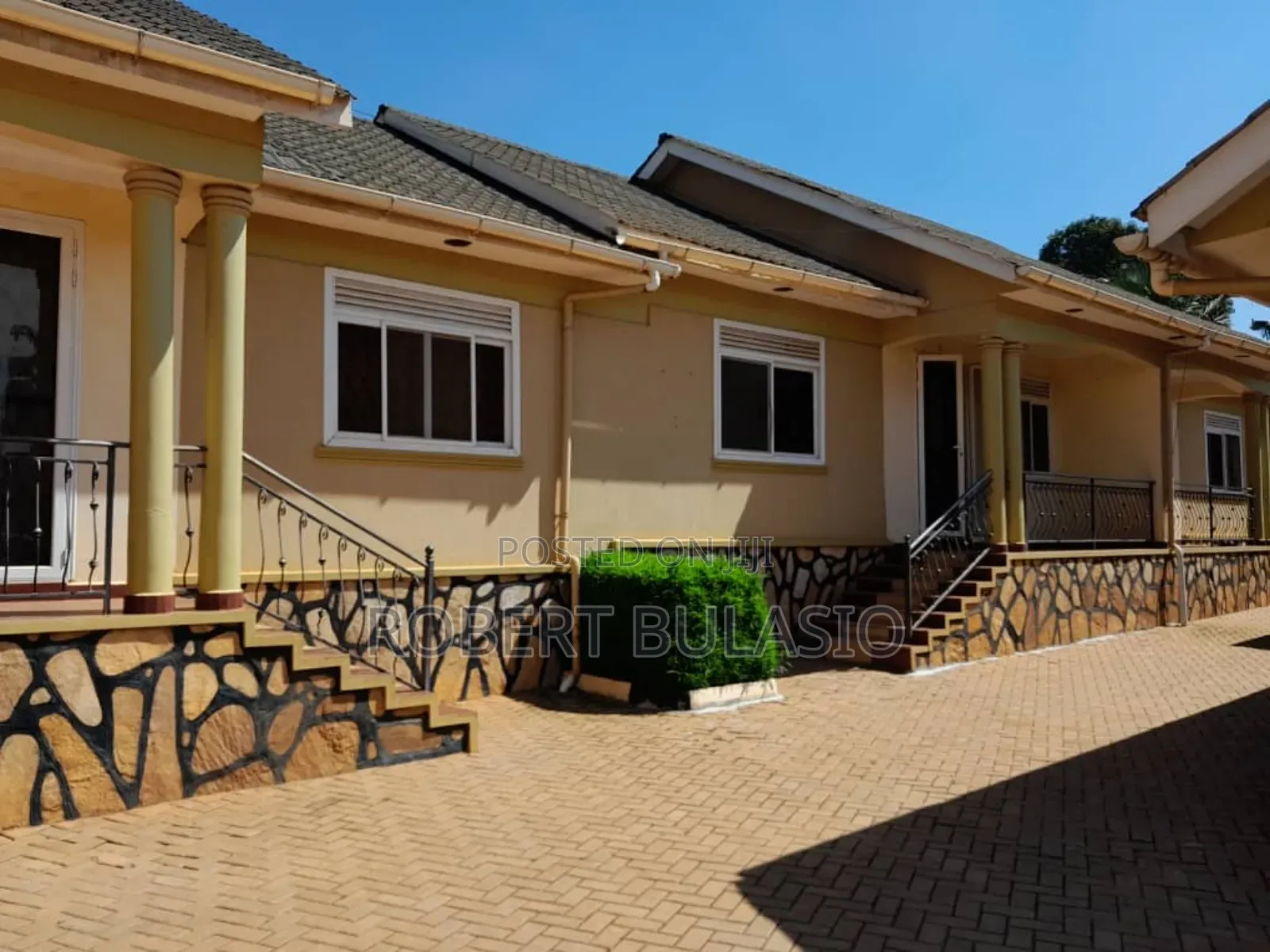 2bdrm House in Kira for rent