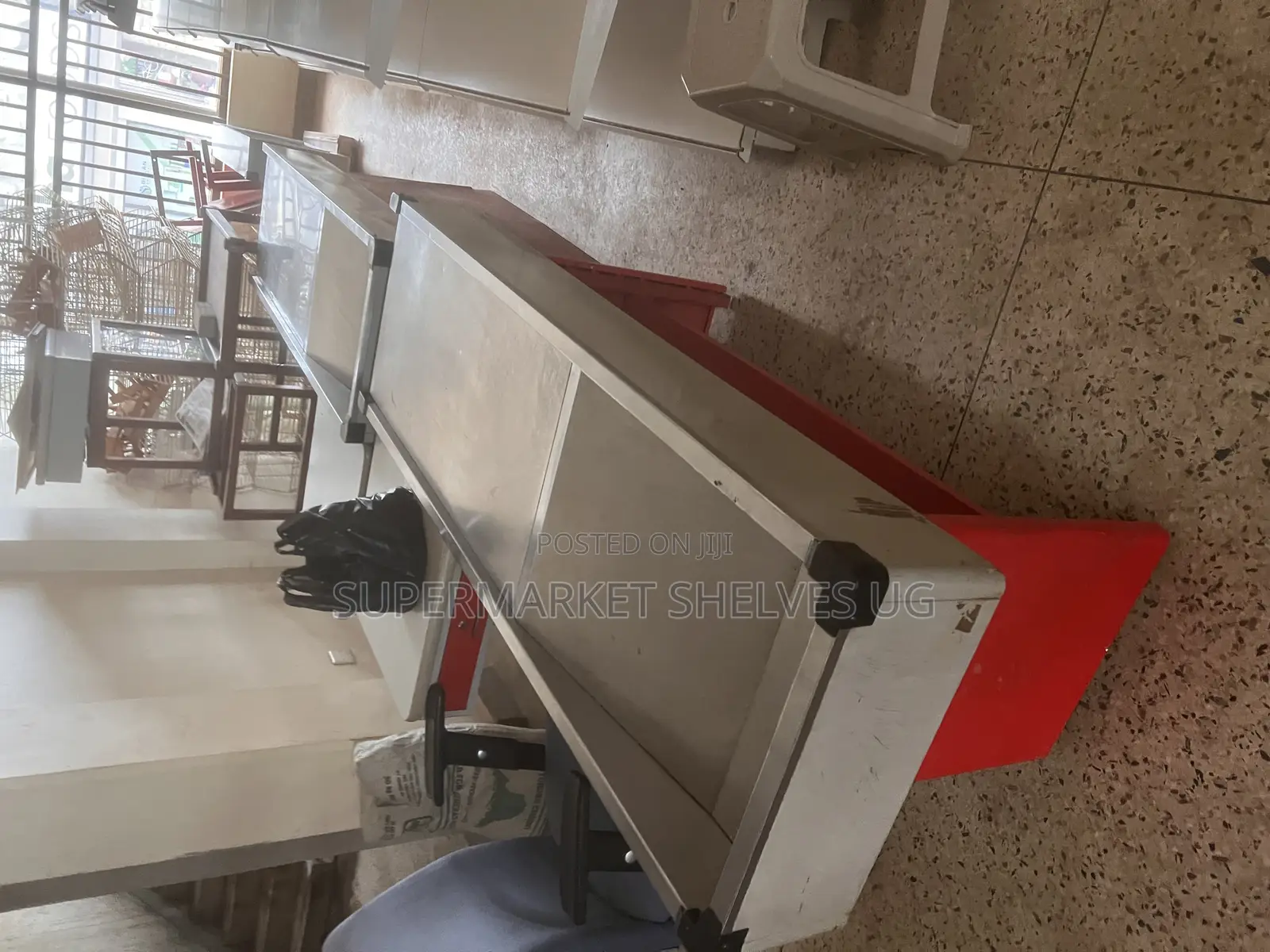 Supermarket Counter Used but Condition on Sale at 1800000