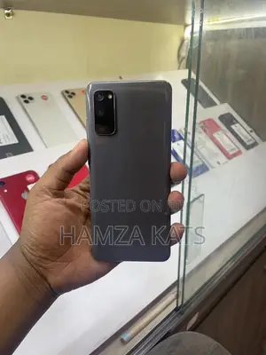 Photo - Samsung Galaxy S20 128 GB Gray