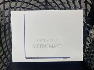 New Laptop Apple MacBook Air 2025 M4 13-Inch 16GB Apple M4 SSD 512GB