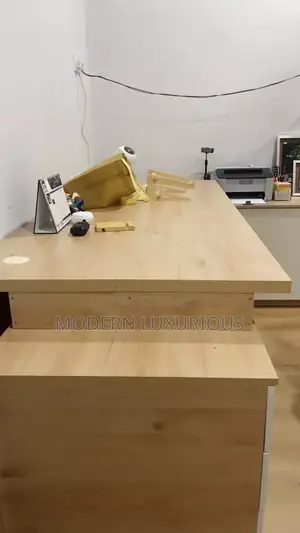 Modern Good/ Furniture Office /Desk / Office Table/ Modern