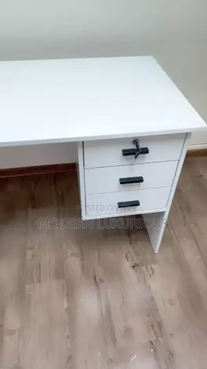 The Brown Office Table/ Has Modern /Good Office Table/