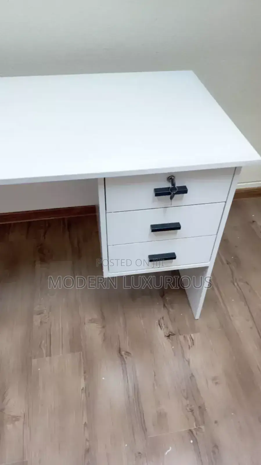 The Brown Office Table/ Has Modern /Good Office Table/