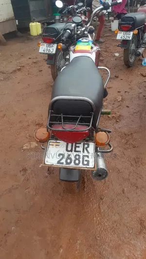 Bajaj Boxer 100 2018 Red