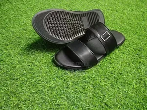 Exact Bossy Sandals