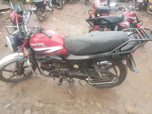Hero Hunter 125 2022 Red