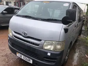 Photo - Toyota HiAce 2012 Grey