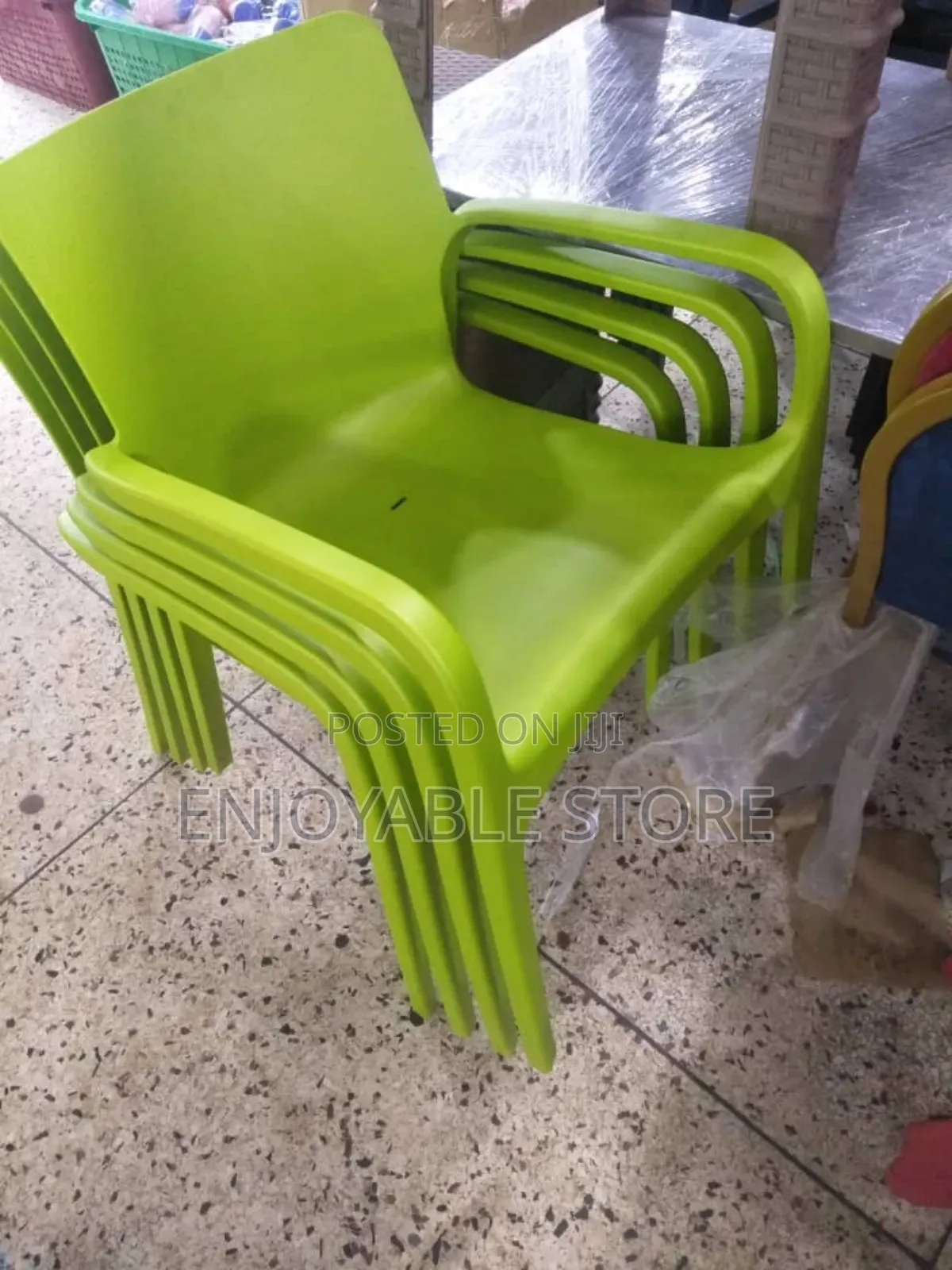 Instock Plastic Chairs Instock Plastic Chairs