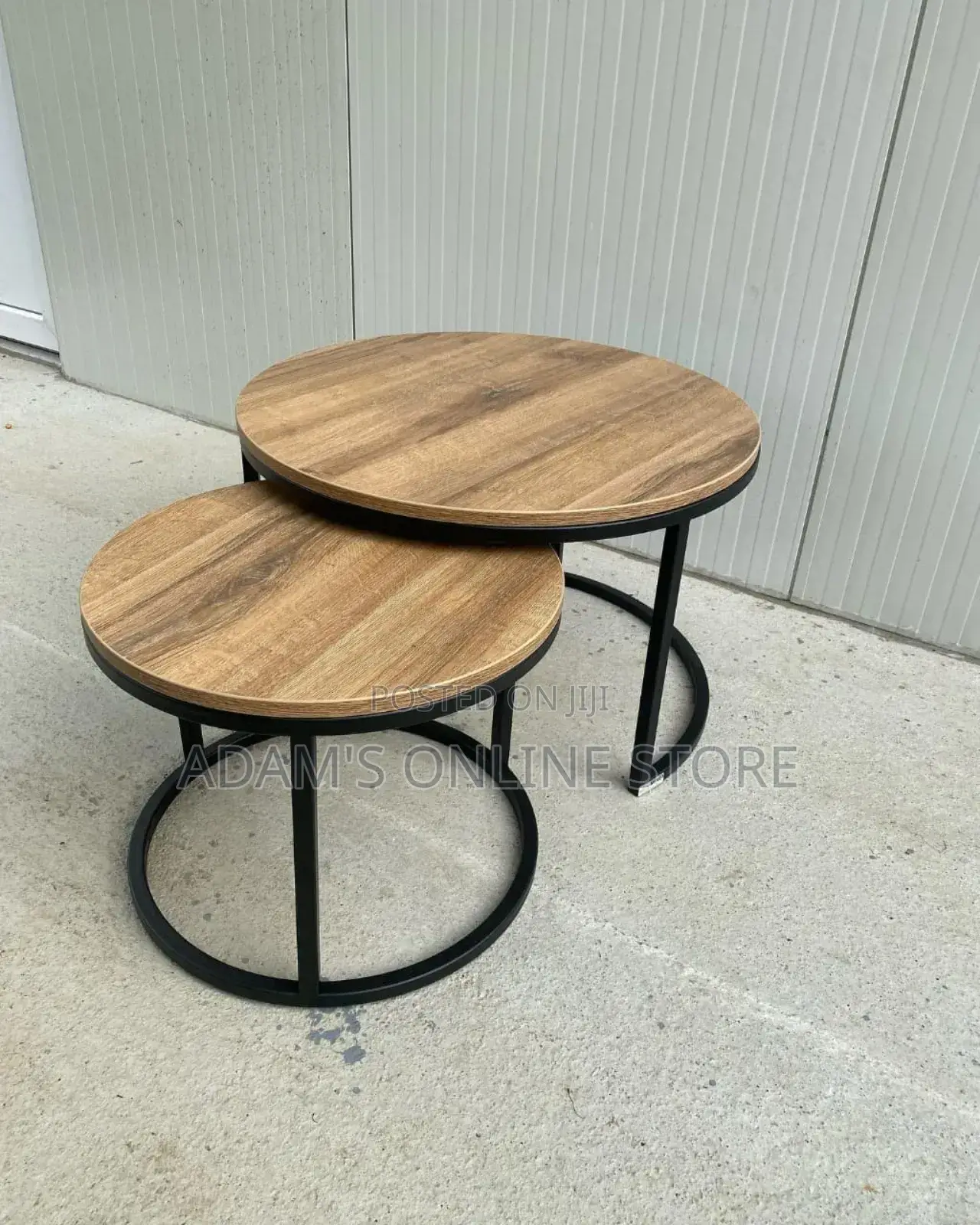 Certer Table/Center Table in Metal Stand