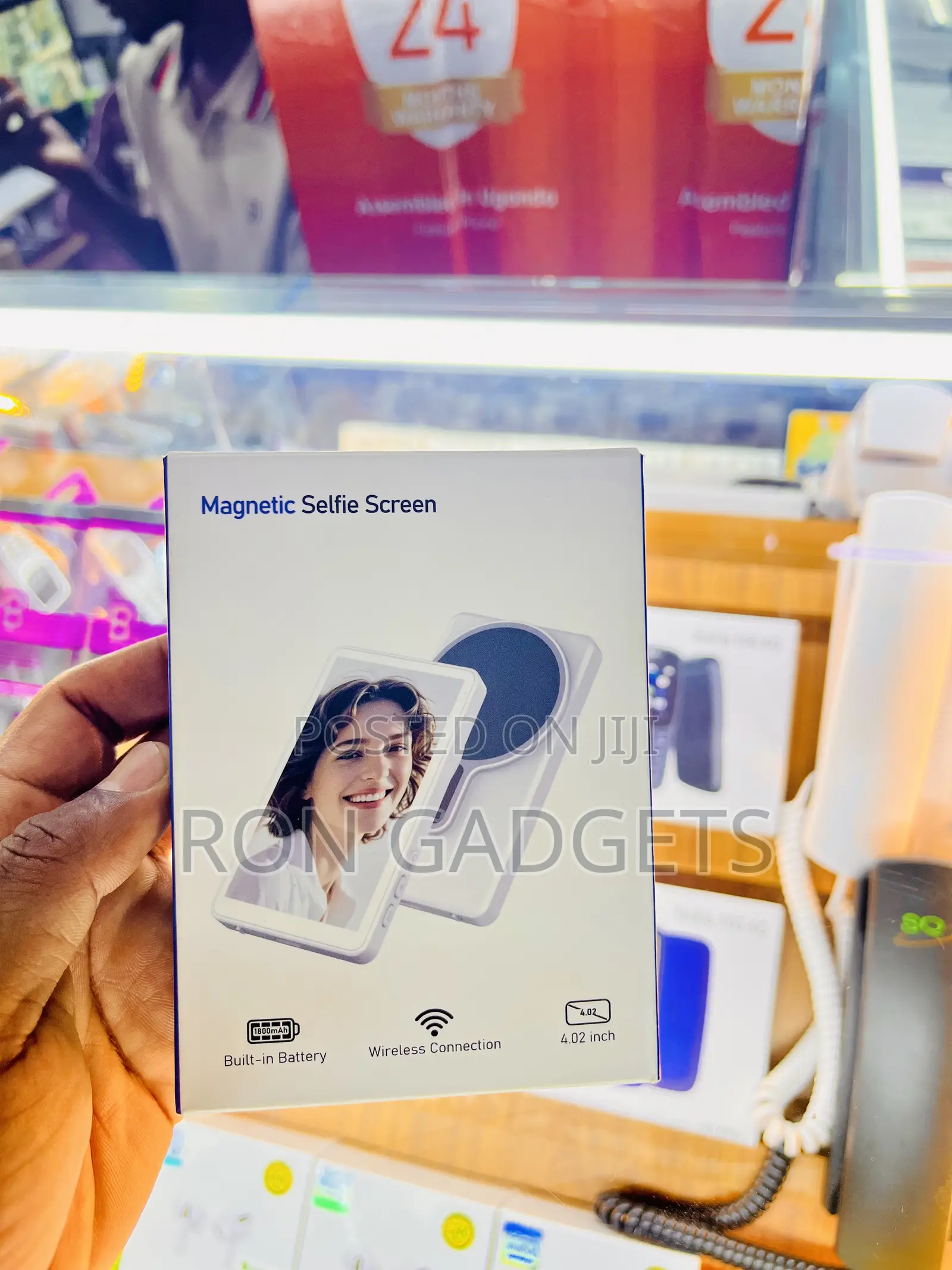 Magnetic Selfie Monitor