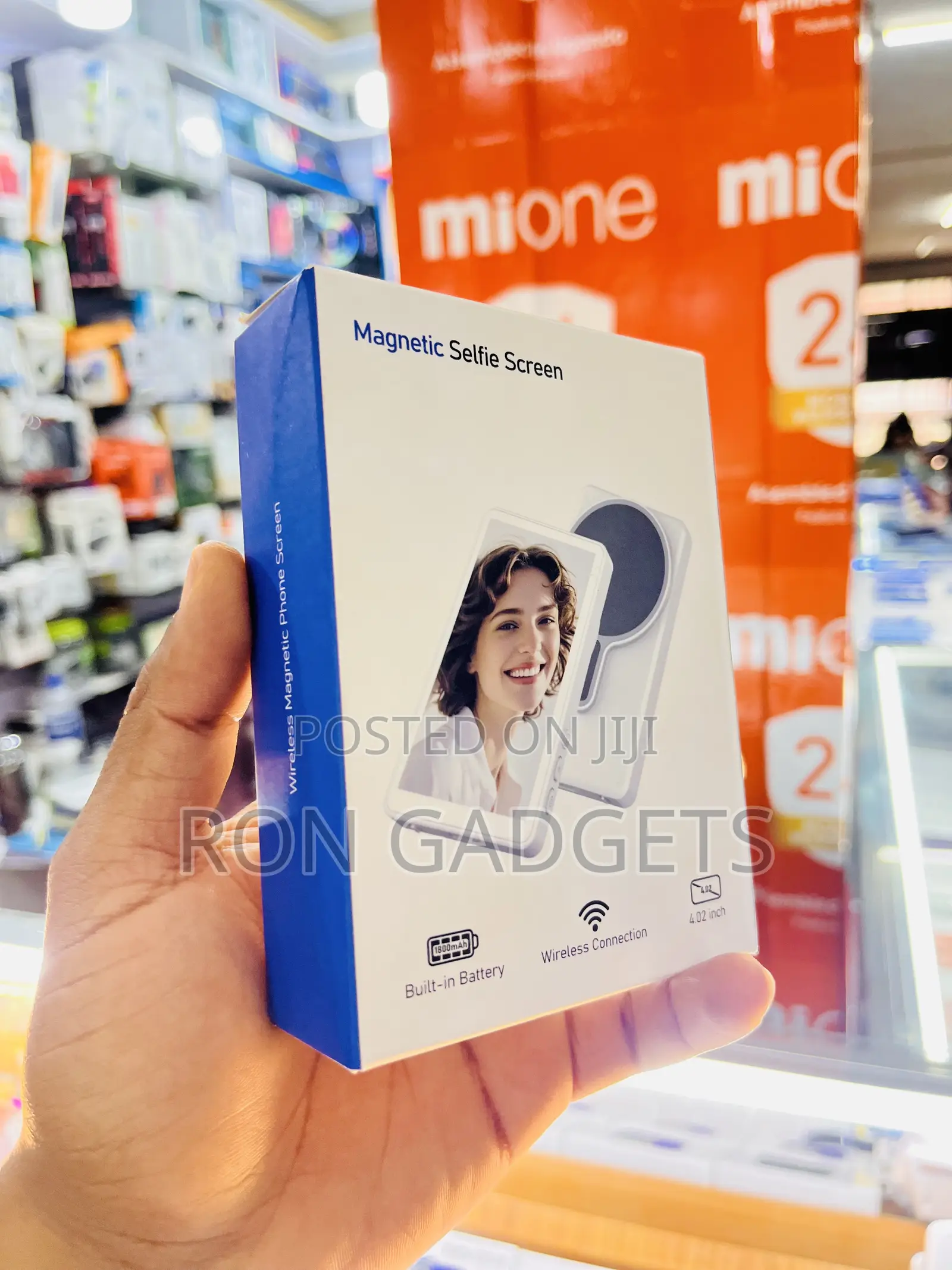 Magnetic Selfie Monitor