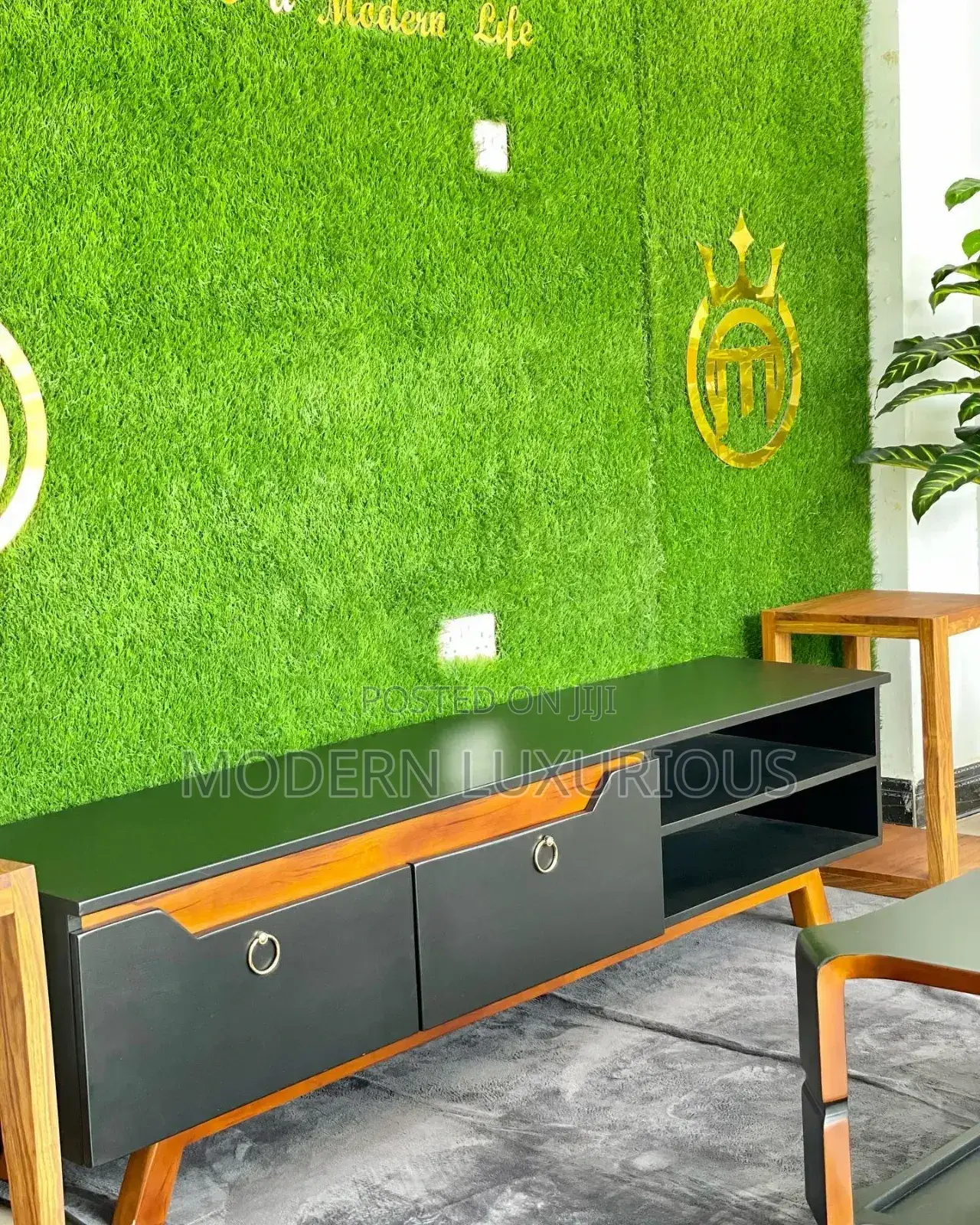 New Design Alert. Slidinggggg Smoothly Tv Stand Black