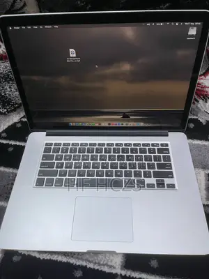 Laptop Apple MacBook Pro 2015 16GB Intel Core I7 SSD 256GB