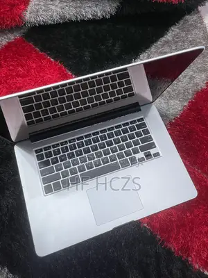 New Laptop Apple MacBook Pro 2015 16GB Intel Core I7 SSD 256GB