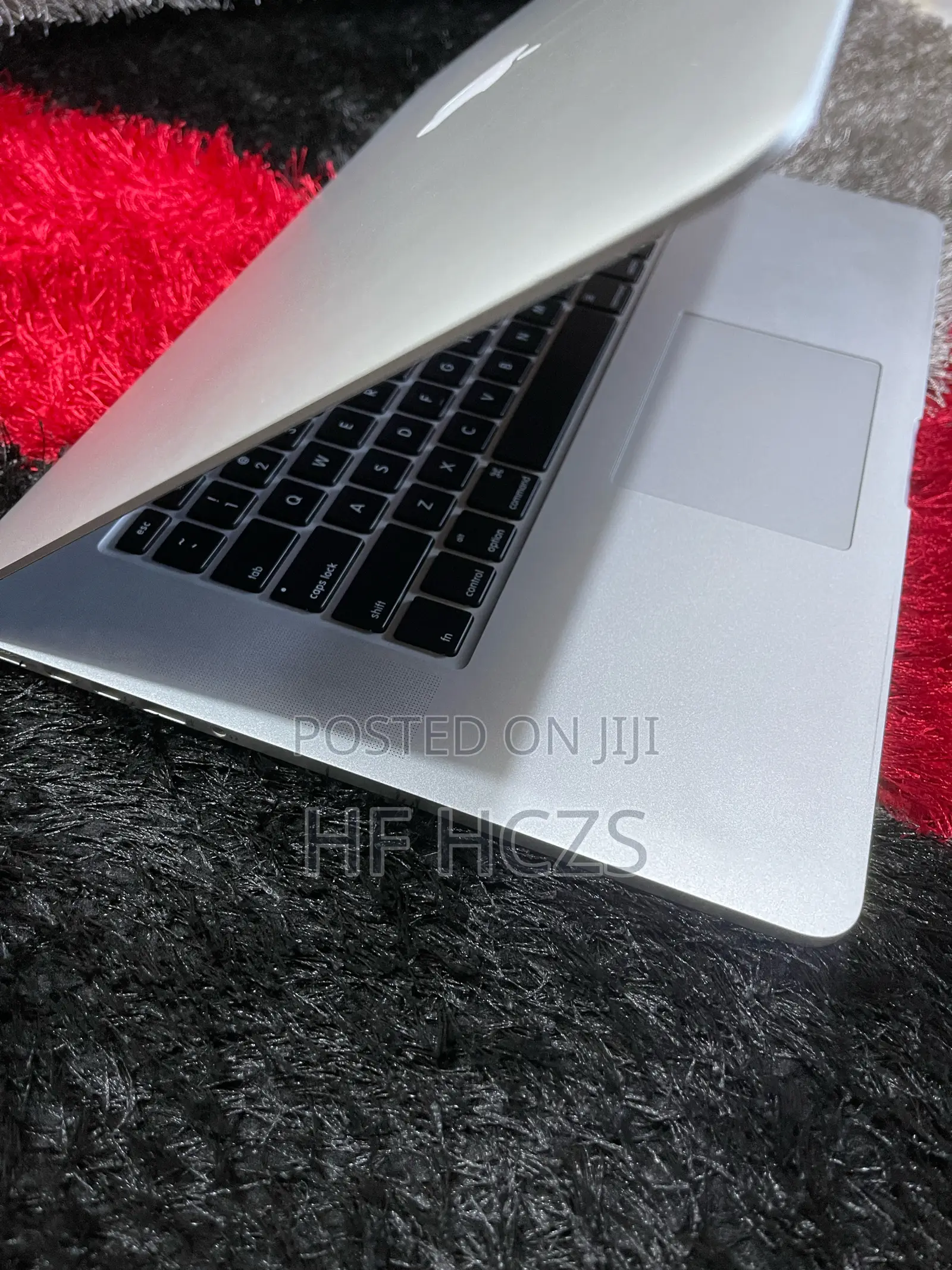 New Laptop Apple MacBook Pro 2015 16GB Intel Core I7 SSD 256GB
