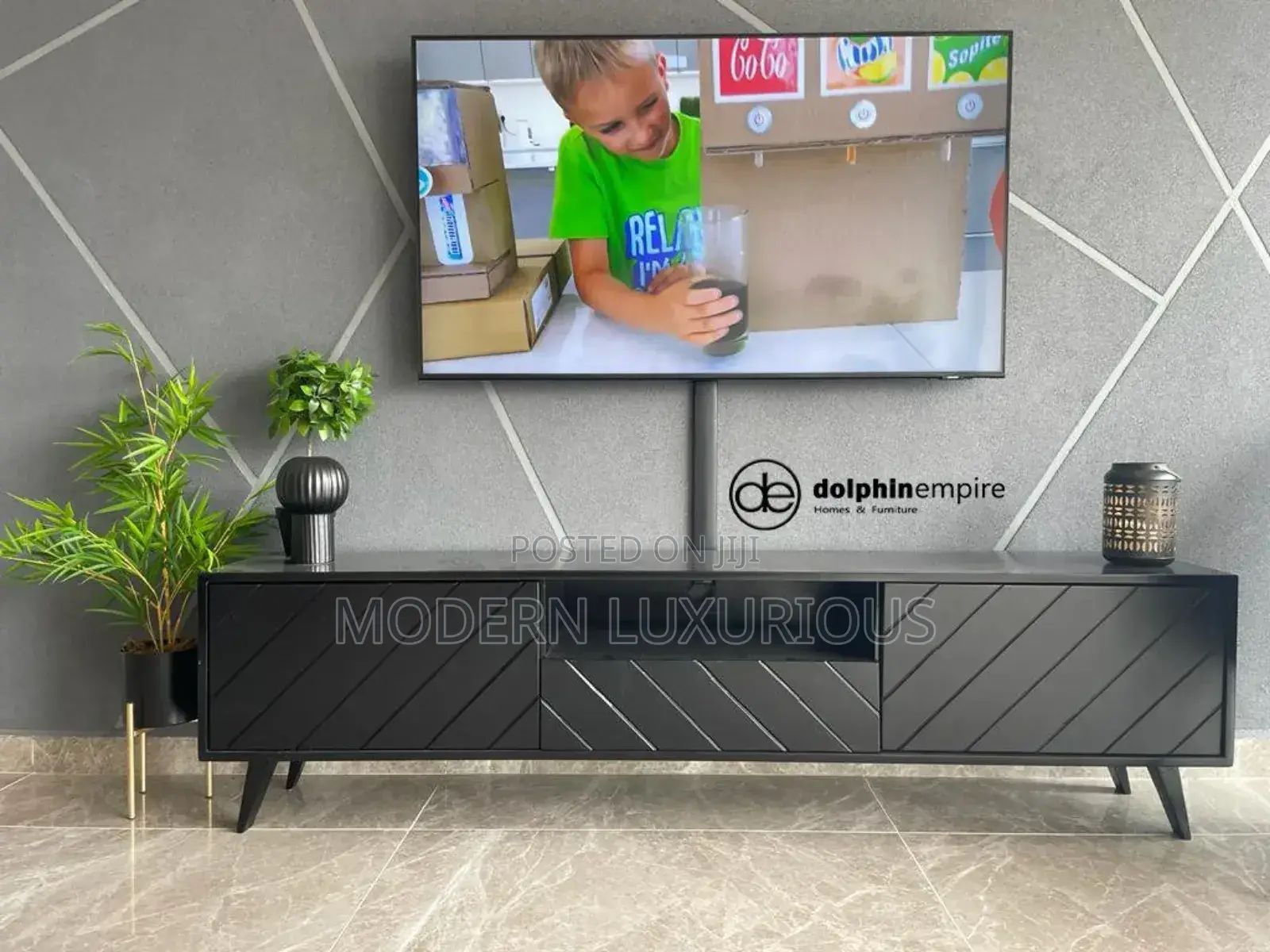 Tv Stand With a Fire/ Lamp
Call or/ Whatsapp/