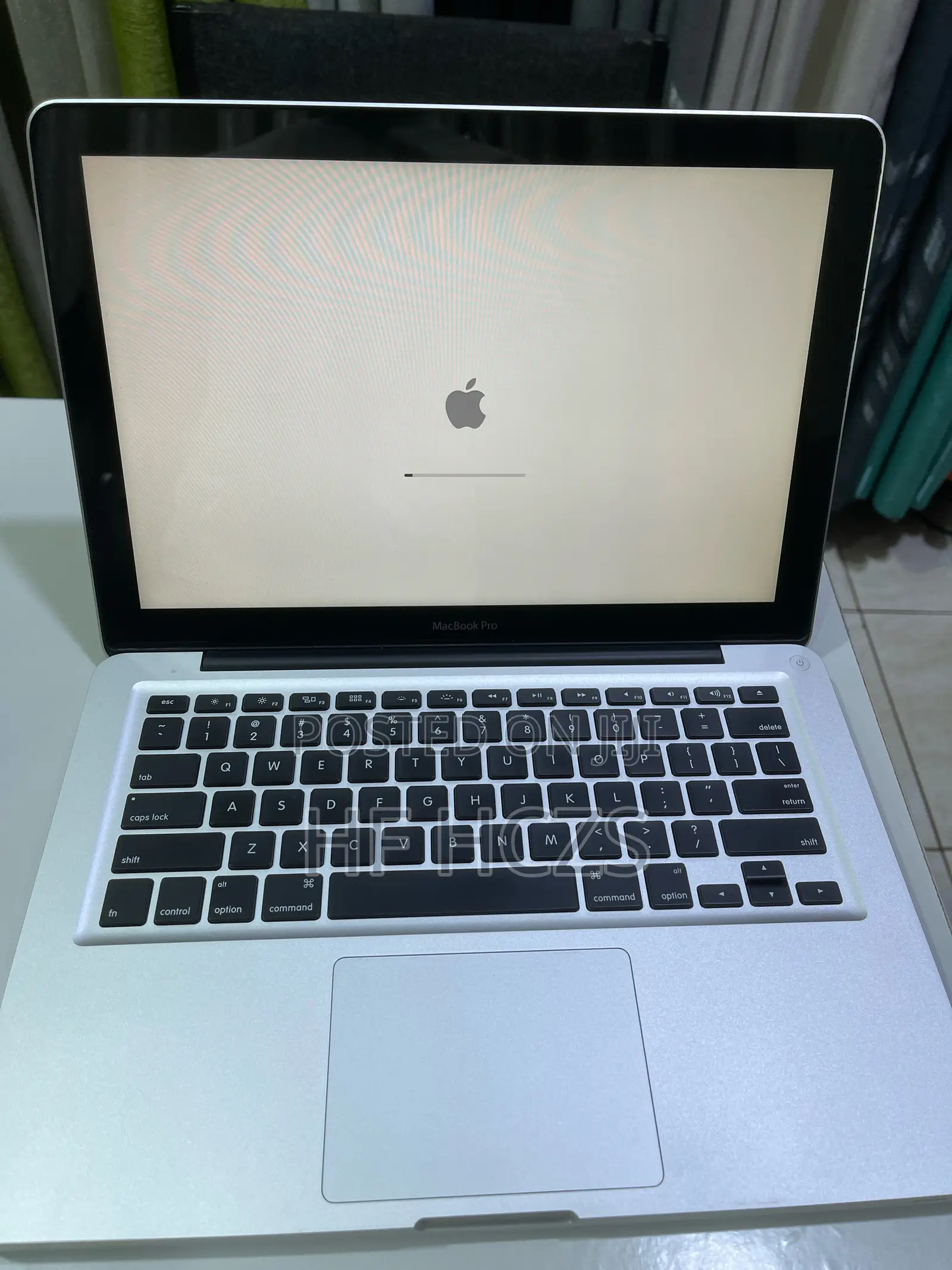 New Laptop Apple MacBook 2012 4GB Intel Core i5 HDD 250GB