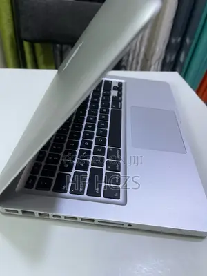 New Laptop Apple MacBook 2012 4GB Intel Core i5 HDD 250GB