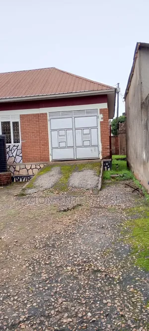 13bdrm Bungalow in Central Division for sale