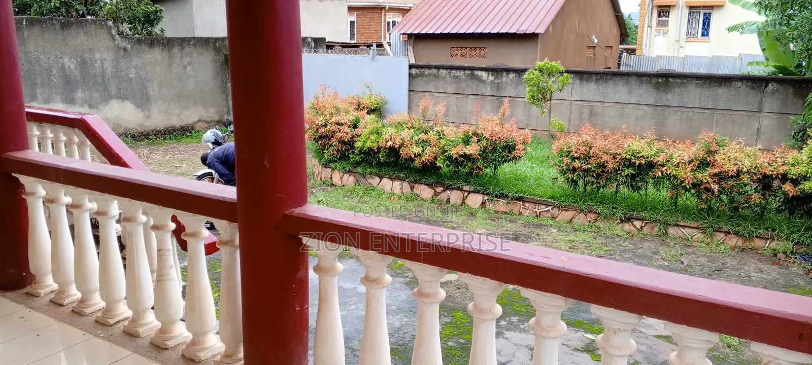13bdrm Bungalow in Central Division for sale