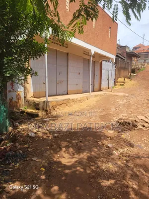 12bdrm House in Lugoba, Kawempe for sale