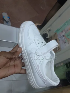 Children's White Canvas Shoes ( 25-37)