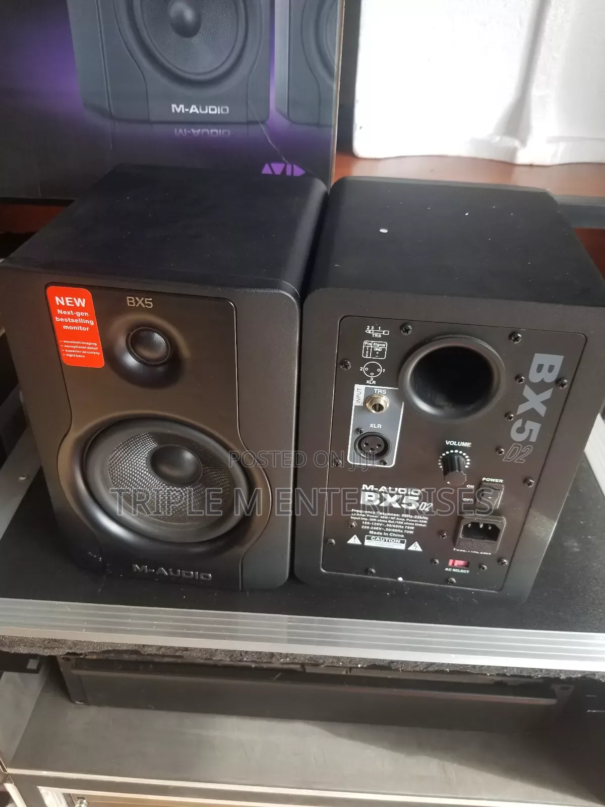 Amplified Studio Monitor