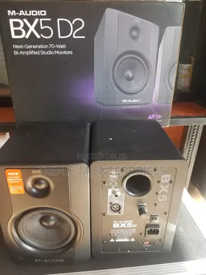 Amplified Studio Monitor