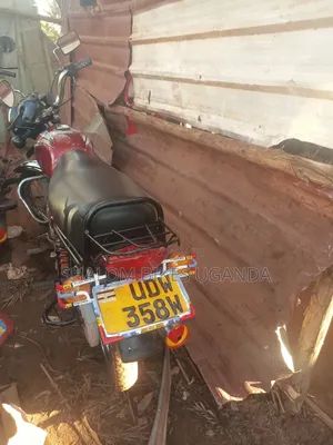 Bajaj Boxer 100 2016 Red