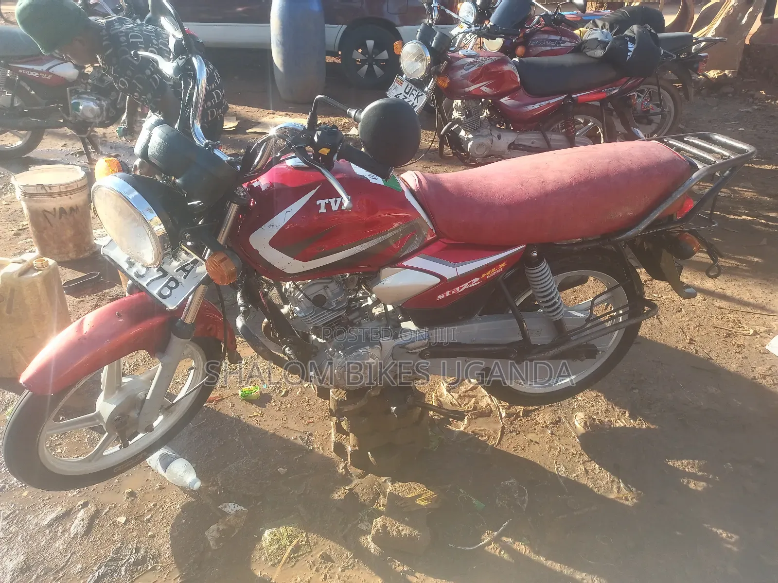 TVS HLX 125 2023 Red