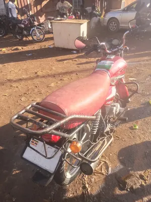 TVS HLX 125 2023 Red