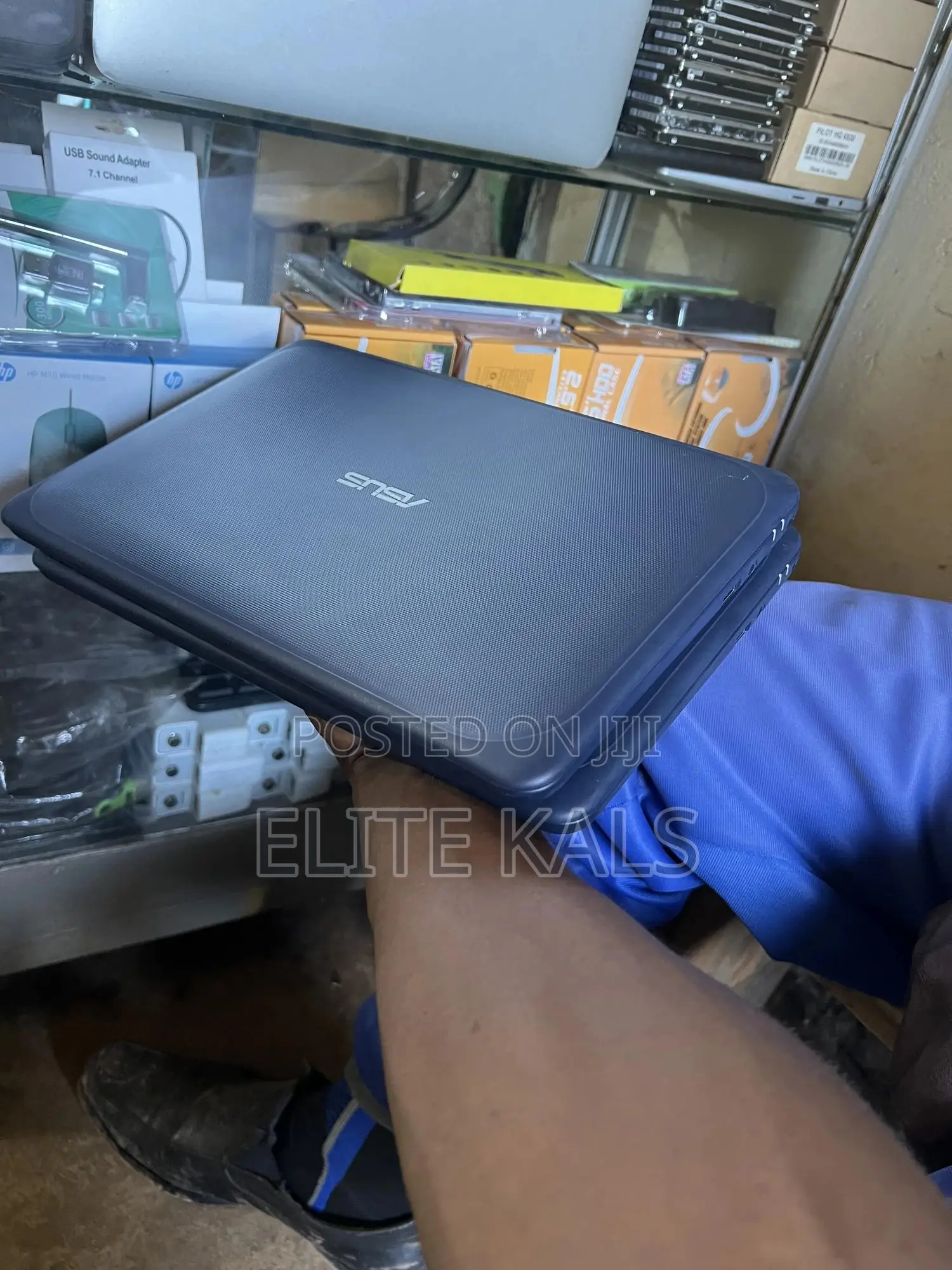 Laptop Asus VivoBook W202 4GB Intel Celeron SSD 60GB
