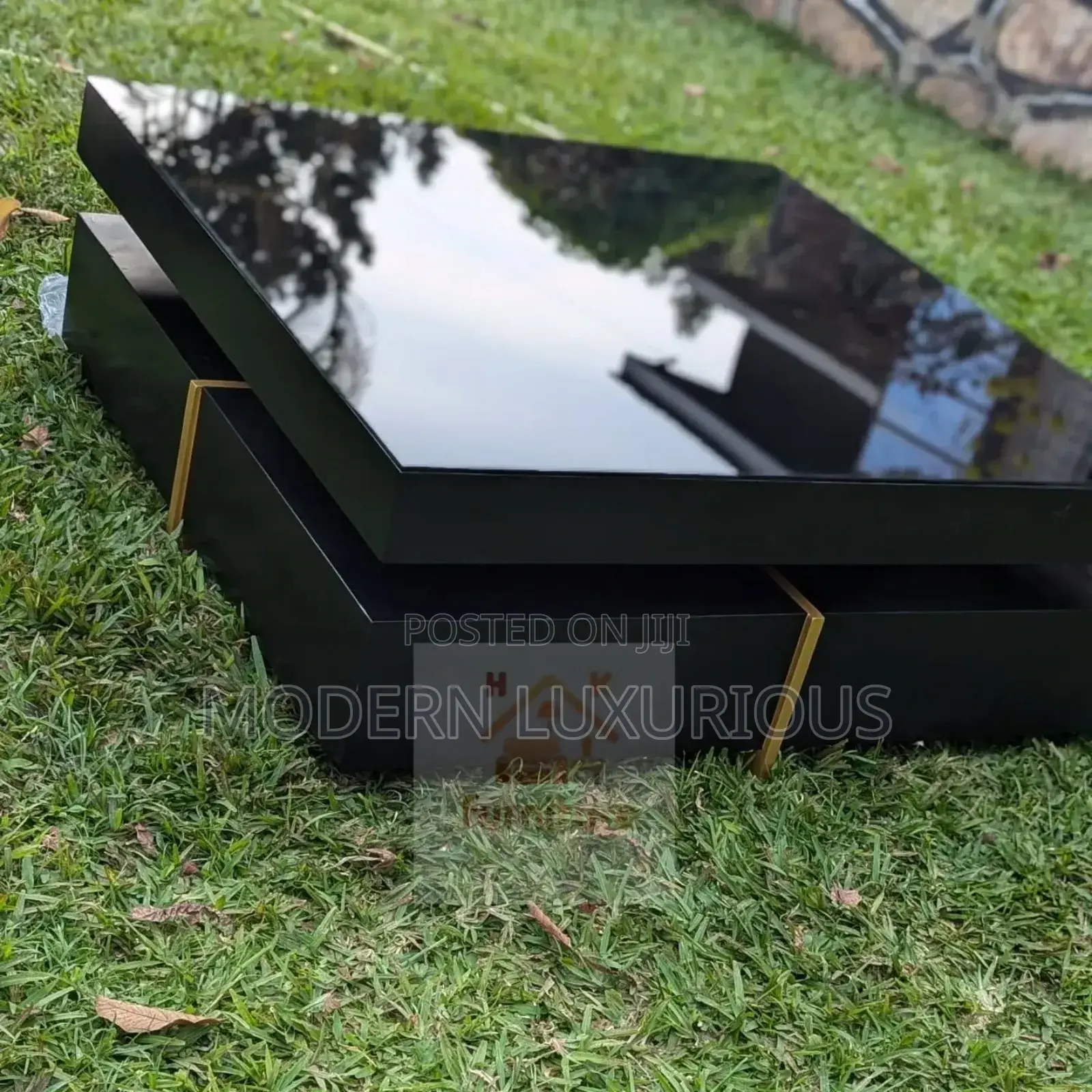 Center Table/Classic Modern Style Center Table Black and Gold Design