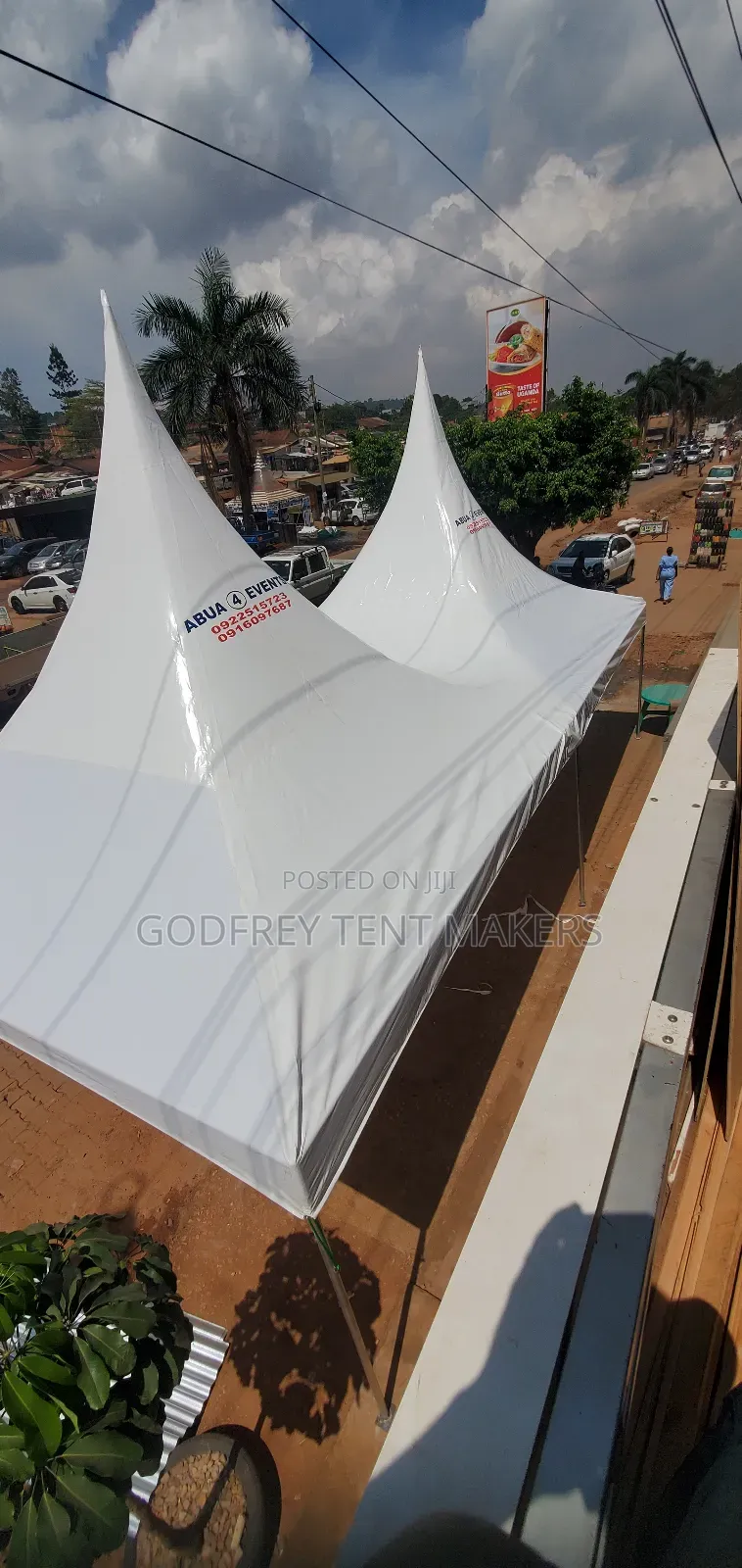 100 Seater Tent Well Branded