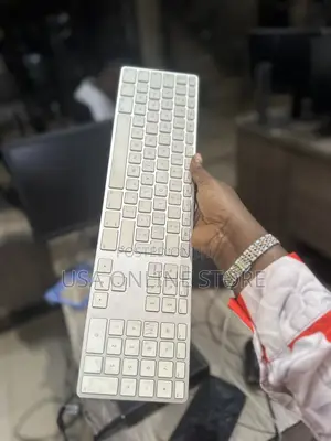 Apple Keyboard