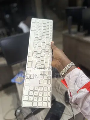 Apple Keyboard
