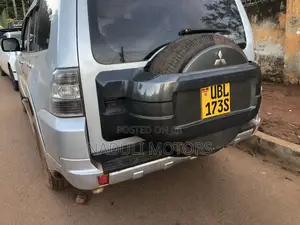 Mitsubishi Pajero 2010