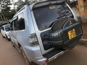 Mitsubishi Pajero 2010
