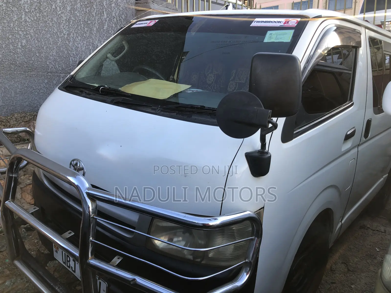 Toyota HiAce 2010 White