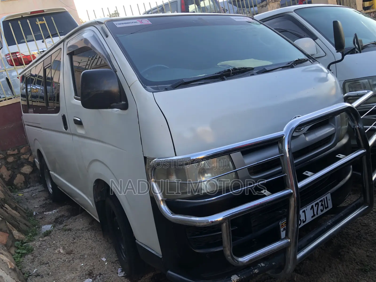 Toyota HiAce 2010 White
