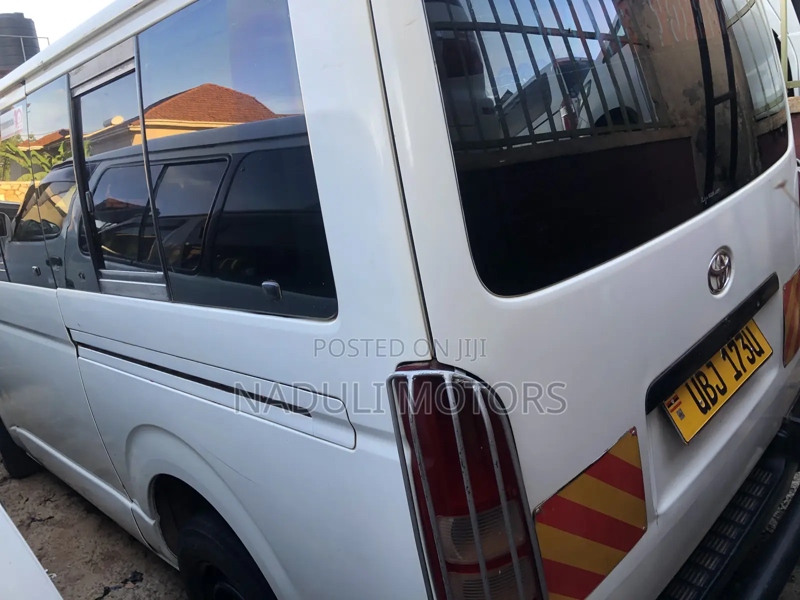 Toyota HiAce 2010 White